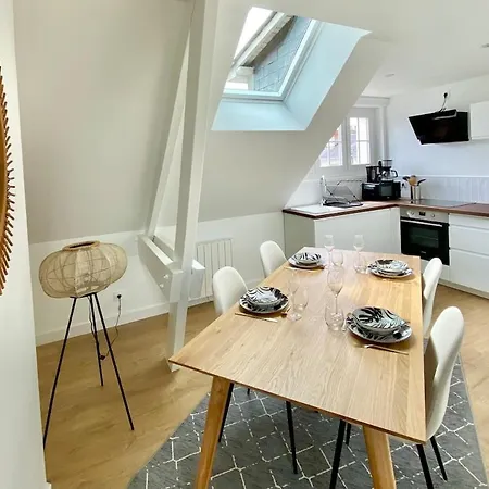 Lägenhet Luxury Modern Renovated And Cozy 2 Bedroom Garage-madeleine