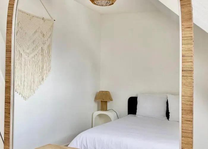 Luxury Modern Renovated And Cozy 2 Bedroom Garage-madeleine Apartament *