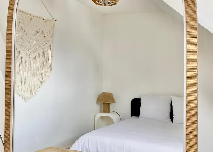 Apartment Luxury Modern Renovated And Cozy 2 Bedroom Garage-madeleine *